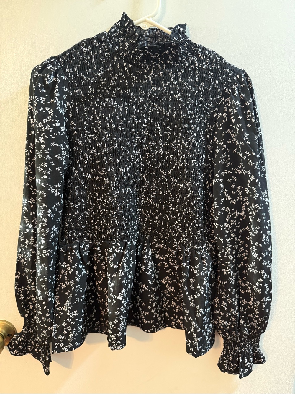 Black & White Floral Smocked Top Size L Ruffle Cuffs Mock Neck Boho Chic Office